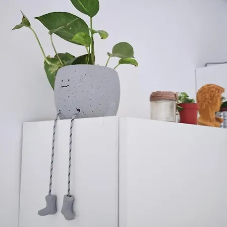 Old Town W Balcony Only 5 Min Danube River Daire