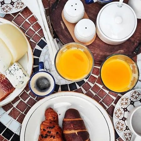 Old Town W Balcony Only 5 Min Danube River *