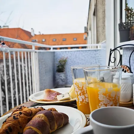 Daire Old Town W Balcony Only 5 Min Danube River Bratislava