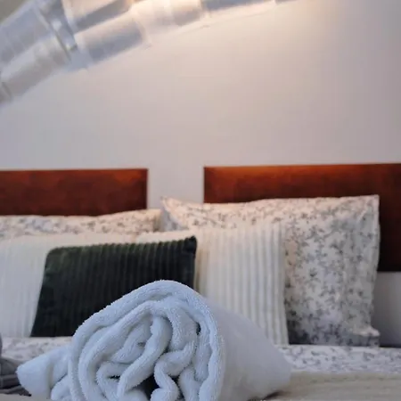 Old Town W Balcony Only 5 Min Danube River *