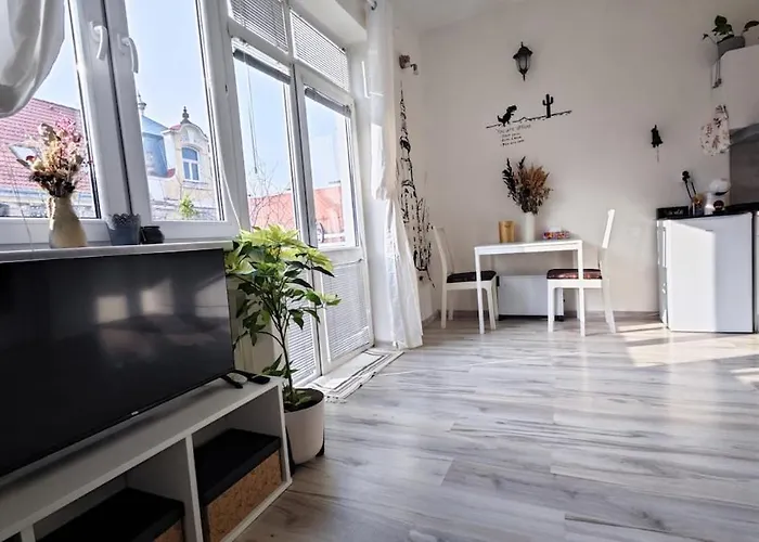 Apartman Old Town W Balcony Only 5 Min Danube River *