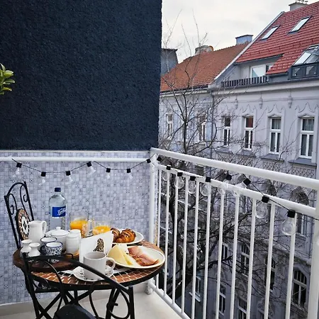 Old Town W Balcony Only 5 Min Danube River * Pozsony