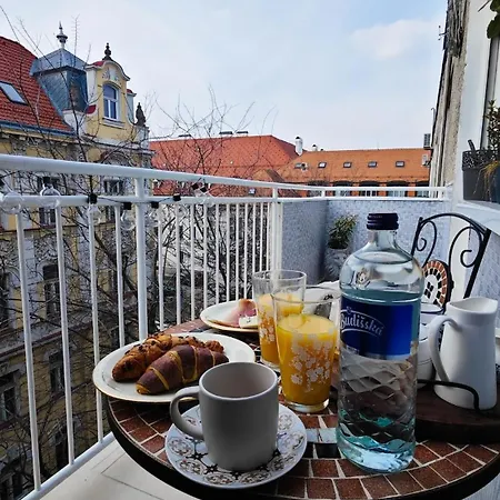 Old Town W Balcony Only 5 Min Danube River * Pozsony