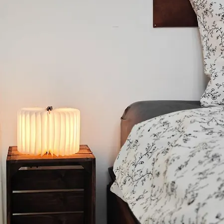 Old Town W Balcony Only 5 Min Danube River